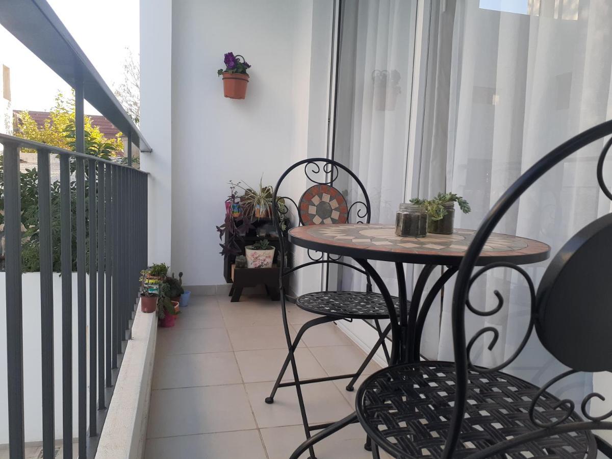 Hermoso Departamento En Temperley Esterno foto