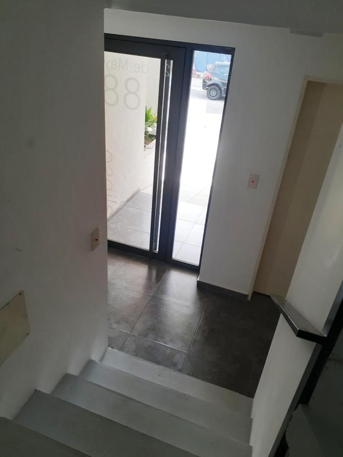 Hermoso Departamento En Temperley Esterno foto